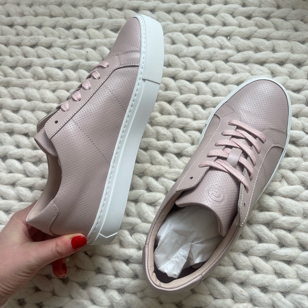 BRAND NEW straight from the box GREATS blush leather Royale sneakers